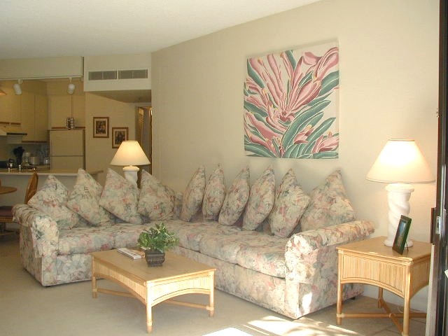 Kaanapali Shores Unit 111 living room